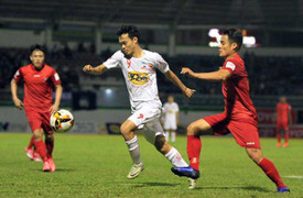 Công Phượng vẫn ‘mất tích’, HAGL lại nhận quả đắng