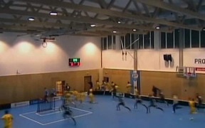 Sập trần nhà thi đấu, 80 người thoát chết trong gang tấc