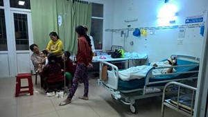 Xe tải gặp nạn, 5 người trong gia đình thương vong