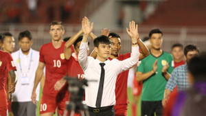 Công Vinh, ông chủ tịch Giang Đông và cuộc chiến giành 'cô gái Sài Gòn'