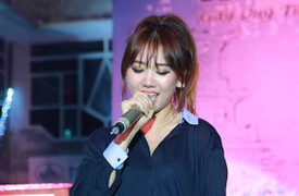 Bà xã Trấn Thành nhảy và hát hết mình trong chương trình từ thiện