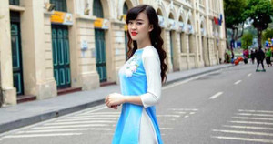 Hot girl Đại học Phòng cháy tung hình ảnh khác lạ, rạng ngời trên phố đi bộ