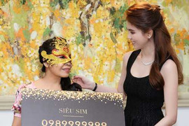 Ngọc Trinh bị tố tham lam cài người đấu giá SIM tiền tỷ