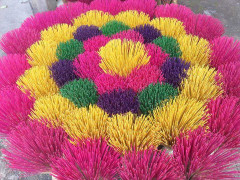 Nghề làm hương trầm dịp Tết Nguyên đán ở Huế: Những điều ít người biết