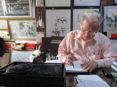 Gặp truyền nhân của người thêu long bào cho vua Khải Định