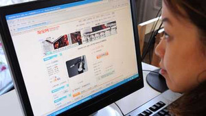 Thuê người yêu dịp Tết: Không ăn uống, không chạm vào người giá 10 triệu đồng