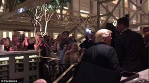 Tổng thống Donald Trump trả bữa tối 22 triệu cho một vị khách