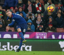 Rooney đi vào sử sách, Man Utd cầm hoà Stoke City