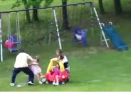 Clip chứng minh bố là 'siêu nhân' của con