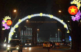 MobiFone góp phần tô điểm Hà Nội, TP.HCM ngày Tết