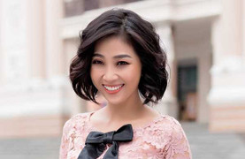 MC Hà Trinh dịu dàng đón nắng xuân trước thềm năm mới