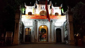 Cả nước rộn ràng đón Tết Nguyên đán 2017