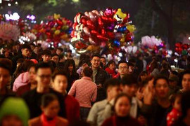 Truyền hình trực tiếp không khí đón năm mới Đinh Dậu