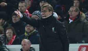 Mourinho ‘đá đểu’ Klopp sau khi Liverpool bị loại khỏi cúp Liên đoàn