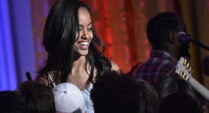 Con gái Obama tham gia biểu tình phản đối ông Trump