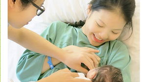 Vợ kiện tướng Chí Anh sinh con gái sau 4 tháng kết hôn