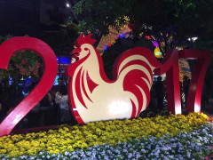 Bí thư Đinh La Thăng chỉ đạo mở cửa đường hoa Nguyễn Huệ thêm một ngày