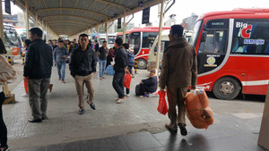 Hành khách choáng váng khi giá vé vận tải tăng gấp 3 lần