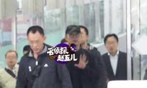 Lý Liên Kiệt xuất hiện ở sân bay, không ai nhận ra