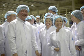 Bí thư TP.HCM Đinh La Thăng: 'Hỗ trợ nông dân phát triển đàn bò sữa cao sản'