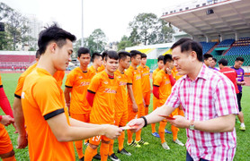 Lãnh đạo VFF lì xì lấy may các cầu thủ U23 Việt Nam