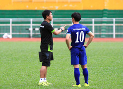 Được HLV Hữu Thắng động viên, Công Phượng hứa thay đổi bản thân