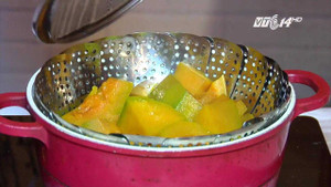 Cách làm sữa bí đỏ bổ dưỡng, đẹp da tại nhà