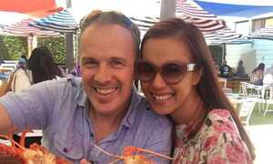 Lý Thanh Thảo 'Mùi ngò gai' và bạn trai Tây cưới ở bãi biển