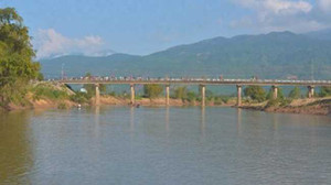 Cãi nhau với chồng, vợ nhảy sông tự tử