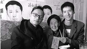 Giám đốc lái ô tô đi 5000km thăm nhà từng nhân viên suốt Tết