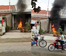 Giận vợ, chồng đốt 2 xe máy cháy rụi