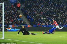 Mkhitaryan chạy nước rút như VĐV điền kinh rồi ghi bàn