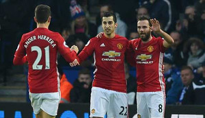 Mkhitaryan rực sáng, Man Utd vùi dập Leicester City