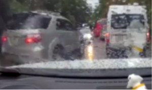 Ôtô ngang nhiên chạy ngược chiều gặp CSGT và cái kết 'đắng'