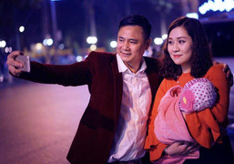 Clip: Phản ứng bất ngờ của vợ khi Tự Long nhậu say