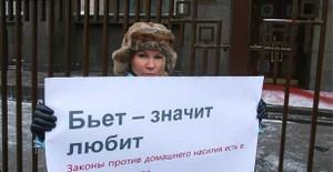 Nga chính thức miễn hình sự hóa tội đánh vợ con