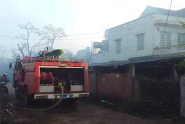 Kho hàng rực lửa lúc rạng sáng ở Đắk Lắk