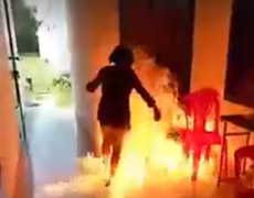 Bị chửi vì nghi bắt trộm gà, em mang xăng đòi đốt chị gái