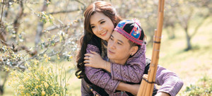 Ảnh cưới lãng mạn giữa rừng hoa mận trắng của hot girl 'dân tộc' khiến nhiều người ngỡ ngàng