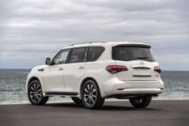 Ngắm Infiniti Q50 và QX80 Signature Edition 2017 đẹp sang trọng