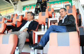 Công Phượng ghi bàn, bầu Đức vẫn lạnh tanh