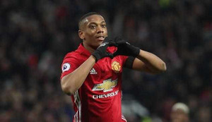 Bỏ đói hổ tướng Martial, Mourinho đắc ý gặt thành công