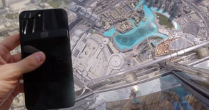 Điều gì xảy ra khi ném iPhone 7+ từ nóc tòa nhà cao nhất thế giới xuống đất?