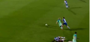 Video: Messi phiên bản nữ ghi bàn thắng tuyệt đẹp