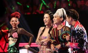 Đông Nhi đáp trả khi bị chê 'ồn như cái chợ' tại The Voice