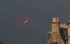 Clip: 'UFO' bí ẩn phát sáng, lơ lửng trên bầu trời Pháp