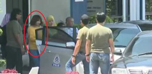 Hình ảnh đầu tiên nghi phạm vụ Kim Jong Nam tại đồn cảnh sát