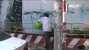 TP.HCM: Bắt người tiểu bậy dội nước tại chỗ