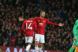 Ibrahimovic rực sáng kéo Man Utd qua ải St. Etienne