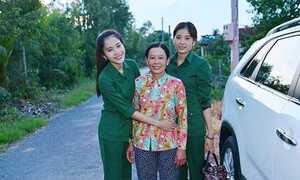 Chị gái hoa khôi Nam Em thừa nhận yêu đồng giới, hoảng hốt khi người tình hăm doạ